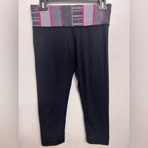 Lululemon Wunder Under Crop
Black / Quilt
